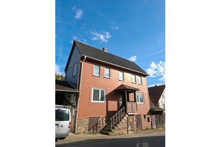 Renoviertes Einfamilienhaus mit Carport - Frielendorf