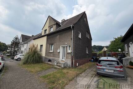 Ihr neues Zuhause, Sanierungsobjekt Kleines Zechenhaus, Doppelhaushälfte mit schönem Garten und viel Potenzial zur weiteren Gestaltung - Gelsenkirchen / Hassel