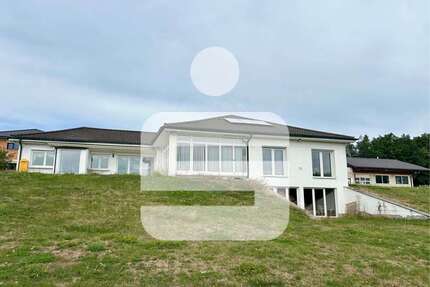 Haus zum Kaufen in Wachenroth 740.000,00 € 466 m²