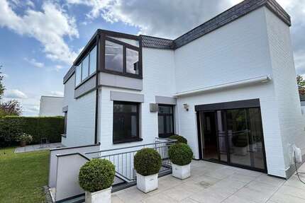 Haus zum Kaufen in Kronberg im Taunus 2.195.000,00 € 410 m²