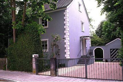 EFH - 210.000,00&nbsp;EUR Kaufpreis, ca.&nbsp; 130,00&nbsp;m&sup2;&nbsp;Wohnfl&auml;che in Rosenheim (Innenstadt) (PLZ: 83022) West