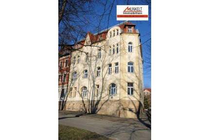 Attraktive Wohnung mit Balkon, Parkblick und Tageslichtbad im 1. Obergeschoss - Zeitz