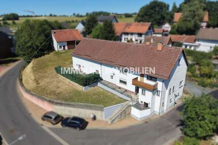 Haus zum Kaufen in Freiensteinau 144.000,00 € 146 m²