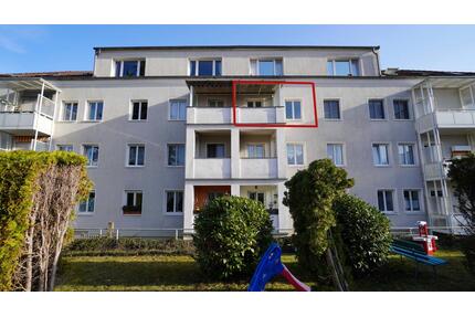 Top geschnittene 2 - Raum Wohnung mit Loggia im 2. OG und neuem Fußboden im schönen Blumenviertel - Erfurt Andreasvorstadt