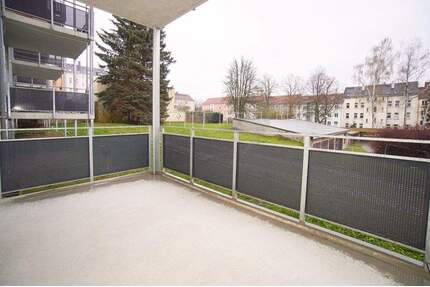 Helle, modern sanierte 3 Raum EG-Wohnung mit XXL-Balkon und Tageslichtbad - Chemnitz Bernsdorf