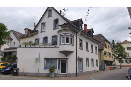 Wohn- Geschäftshaus mit Büro & 2 Wohnungen - Kandern