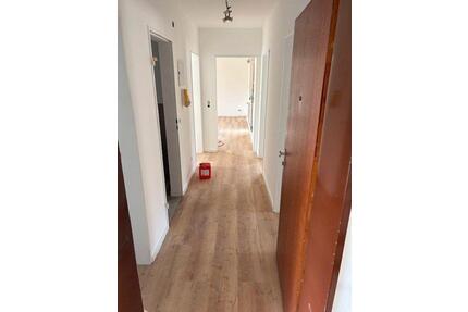 Kernsanierte Wohnung mit 72,5 m², 3 Zimmer, Küche, Bad, Balkon - Trier Kürenz