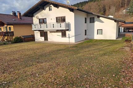 Zweifamilienhaus in Thurmansbang zum Verkauf oder zur Miete
