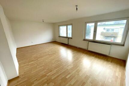 Lichtdurchflutete 75qm Wohnung in zentraler Lage mit EBK - Troisdorf