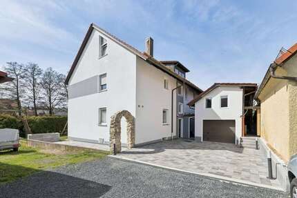 Haus zum Kaufen in Speichersdorf 675.000,00 € 310 m²