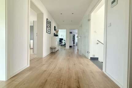 Haus zum Kaufen in Langenselbold 969.000,00 € 250 m²