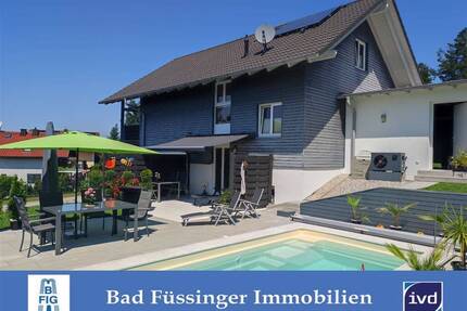 Einfamilienhaus mit Pool und tollem Weitblick in Rotthalmünster