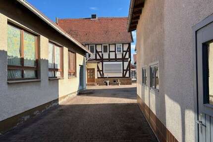 Haus zum Kaufen in Wehretal 99.000,00 € 145 m²