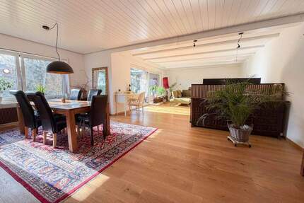 Ruhig gelegener Bungalow mit schönem Garten, Garage und Nebengebäude - Ahorn / Eicha