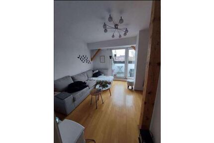 Helle, sehr ruhige 2-Zimmer DG Wohnung mit Loggia ! - Nürnberg Gibitzenhof