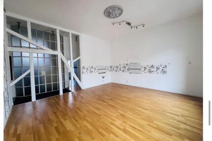 Großzügige Altbauwohnung mit 5 Zimmern 140qm2 in. Neuwied Stadt