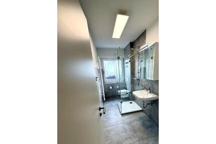 Sonnige 2-Zimmer-Erdgeschosswohnung mit Gartenzugang - 93059 Regensburg – Innstraße