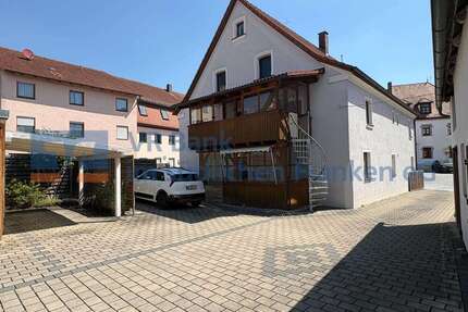 Haus zum Kaufen in Pleinfeld 319.000,00 € 217 m²