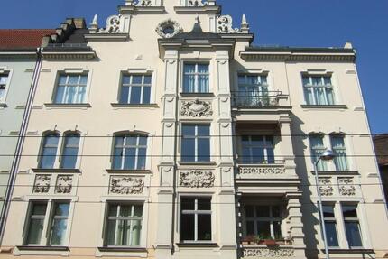 Stuckaltbauwohnung - Toller Schnitt - Lärchendielen - Flügeltüren - Marmorbad - Magdeburg