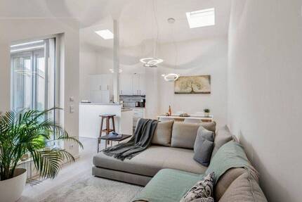NEU***Kleines 2 Zimmer Penthaus, mit Wallbox zentral am Rosengarten*** - Rostock Stadtmitte