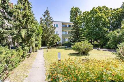 Helle 2-Zimmerwohnung mit Balkon und KFZ-Stellplatz in Zehlendorf - Berlin