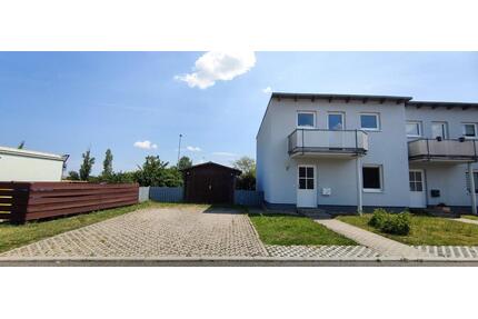 +++TOLLES REIHENECKHAUS+ GROßER GARTEN+MODERNES BAD M. WANNE +GR. KÜCHE+TOLLES WOHNZIMMER++ - Delitzsch