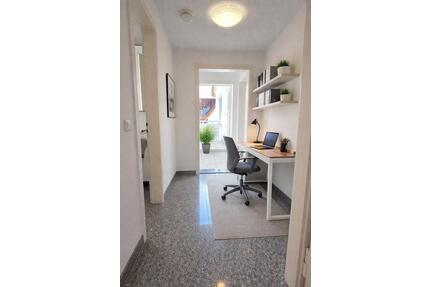 Helle 3,5-Zi.-DG-Wohnung mit Balkon & EBK – frisch renoviert - Wendlingen am Neckar