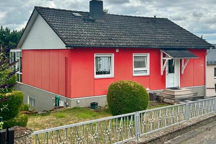 Freistehendes EFH mit Souterainwohnung und Wintergarten - Gründau