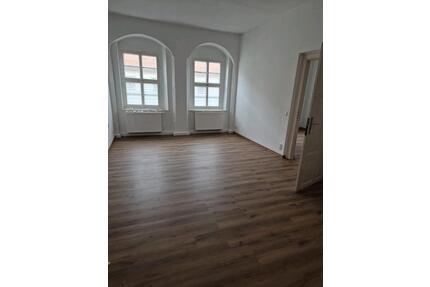 5 Raum Wohnung - 1.285,00&nbsp;EUR Kaltmiete, ca.&nbsp; 155,00&nbsp;m&sup2; in Torgau (PLZ: 04860)