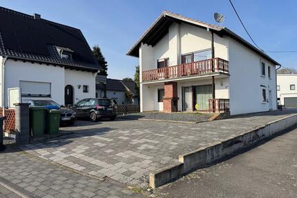 Gepflegtes Haus mit 8 Zimmern in Neuwied Feldkirchen von Privat