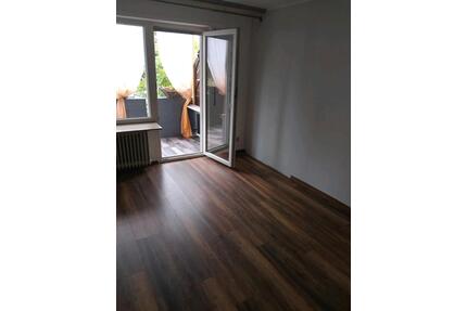 Ab sofort 3 ZKB, Balkon in Mannheim Waldhof zvm