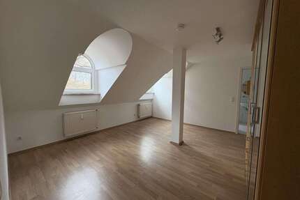Wohnung zum Mieten in Meerane 382,00 € 52.2 m²