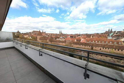 3-Zimmer DG-Wohnung mit traumhaften Ausblick über die Nbg. Altstadt, Prov.frei - Nürnberg Kleinweidenmühle