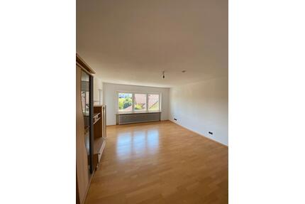 4 Zimmer Wohnung im 1. Obergeschoss mit Balkon - Laaber