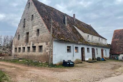 Resthof mit 2.700 m² im Außenbereich nahe Langenzenn