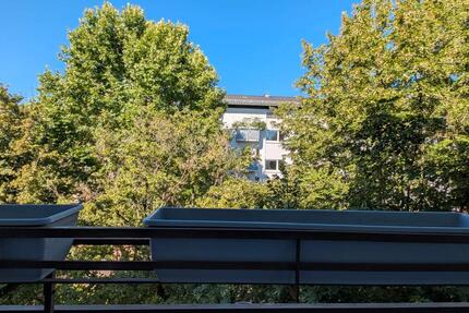 2-Zimmer-DG-Wohnung im Grünen in S-West –modernisiert, frei - Stuttgart Stuttgart-West