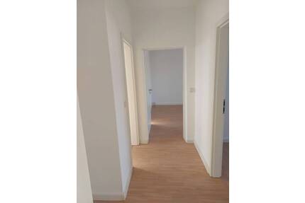 Sehr schöne neu sanierte 3-R-Wohnung. ca.58,20 m² im EG zu vermieten. - Dessau-Roßlau West