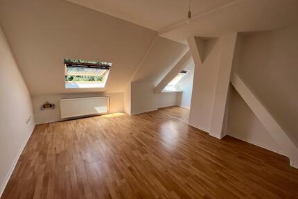 Wunderschöne DG Whg direkt neben der Rü in Essen