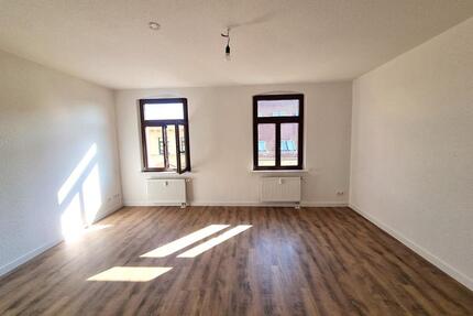 Einziehen und Wohlfühlen! Ihre neue Wohlfühloase in zentraler Lage-Jetzt 2 NKM sparen* - Halle (Saale)