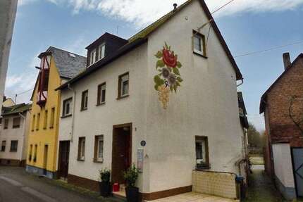 Haus zum Kaufen in Senheim 135.000,00 € 140 m²