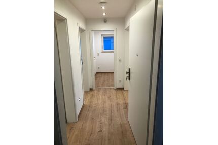 Moderne 2,5-Zimmer-Wohnung mit Westbalkon nahe dem Olchinger See