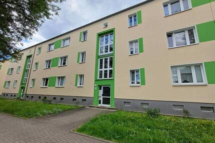Bezahlbarer Wohnraum in guter Lage - 1. OG links - Merseburg