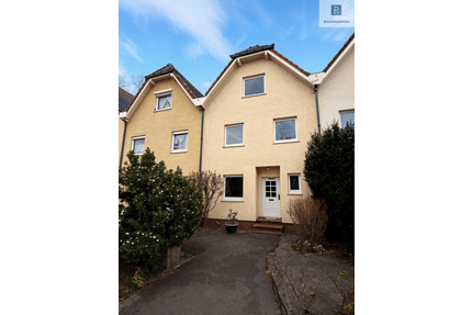 Raumwunder für Familien: Gepflegtes Reihenmittelhaus in Erftstadt-Liblar mit Garten und Garage