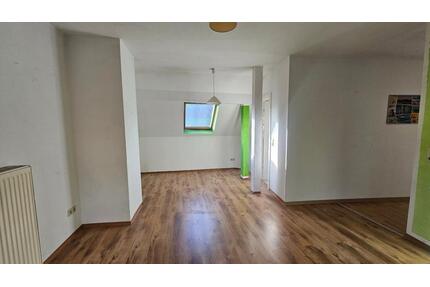 2 ZKB Dachgeschosswohnung ca. 72 m² in Altenkirchen - Gries