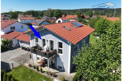 Stilvolle 3-ZKB-Dachgeschosswohnung mit Süd-West-Terrasse, Loftcharakter, Garage & zwei Stellplätzen - Denklingen