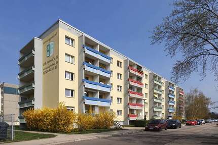 Wohnung zum Mieten in Halle (Saale) 378,66 € 63.11 m²