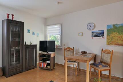 (EF1150_M) Magdeburg: Neu Olvenstedt, kleines möbliertes Apartment mit separatem Hauseingang und Terrasse