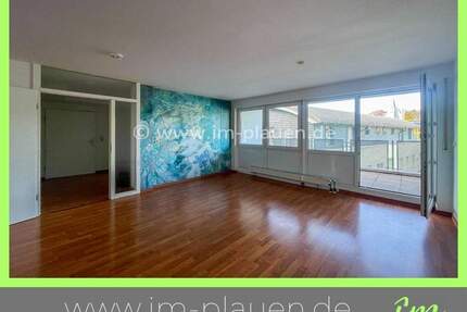 Balkon - separates WC - Küche mit Fenster | 3-Zimmer-Wohnung Auerbach Stadtzentrum