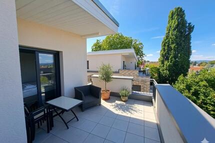 Moderne 2-Zimmer-Penthouse-Wohnung mit Dachterrasse, Balkon, TG-Platz & Weitblick in Mainz-Finthen