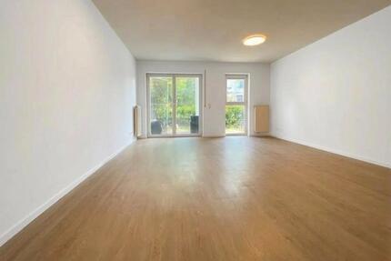 Helle 2-Zimmer Wohnung mit eigenem Garten & Aufzug befristet - Offenbach am Main Hafen